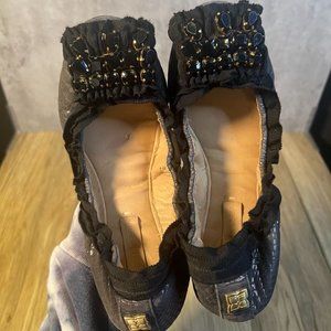 BCBGMAXAZRIA  Ma Jennys Grey & Black  snakeskin print  Embellished  w/ big jewel